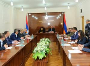 Նիստ ԼՂՀ ԱԺ-ում՝ պաշտպանության և անվտանգության հարցերով