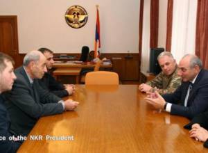 Bako Sahakyan receives relatives of Artsakh Hero Robert Abajyan