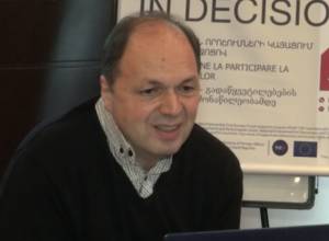 « Թեքահարթակները անիմաստ են կառուցվել, լողավազանը նկուղում է»