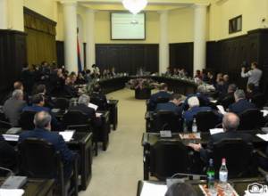 PM to Government members: “Go and discuss it separately”