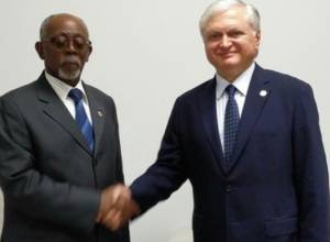 Edward Nalbandian meets with Foreign Minister of Cameroon