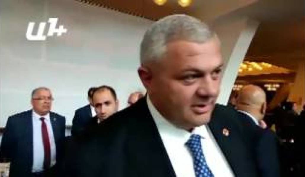 akPMogVA_ZU
