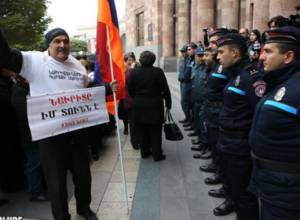 Nairit employees promised to be paid until end of year