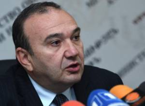 Նախարարը դեմ է քննության վերահանձնման գործընթացին