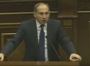 Զարուհի Փոստանջյանը բղավեց Նիկոլ Փաշինյանի վրա. վեճ «1000 դրամ»-ի շուրջ