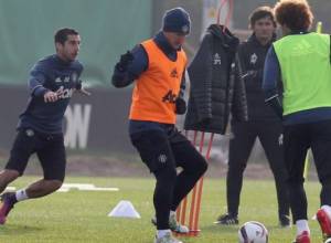 Генриха Мхитаряна заменит чемпион мира