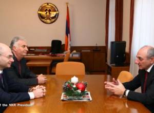 Artsakh President receives top officials of Grand Holding and Masis Tobacco companies
