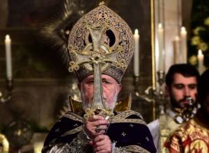 Քրիստոս ծնաւ և յայտնեցաւ,  ձեզ և մեզ մեծ աւետիս. կաթողիկոսի պատգամը տոնի առթիվ