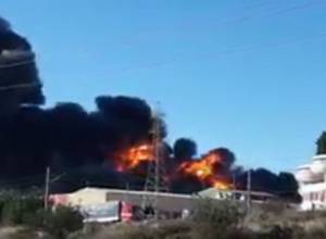 Huge blast rocks chemical plant in Spain