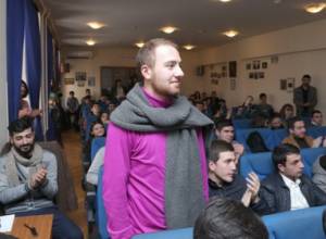 ՀՀ ԶՈՒ ԳՇ պետը պատասխանել է ուսանողների հարցերին