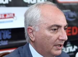 Блок Осканян-Оганян-Даллакян продолжают покидать