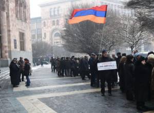 «Նոր վարչապետին հրահանգ է տրված՝ չխոսել «Նաիրիտի» մասին». ակցիա
