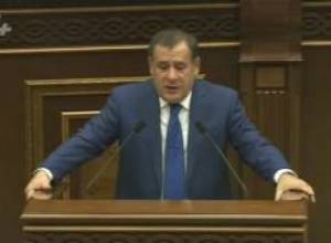 Լ. Յոլյանը դեռևս միայն խոստանում է տեղյակ պահել, թե ուր է