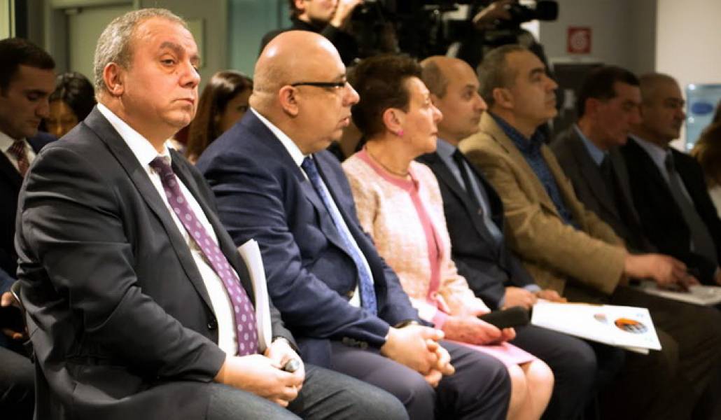 azat-demokratner-1