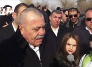 Էրեխեքի արև նոր եմ լսում  Մանվել Գրիգորյանը տեղյակ չէ կրակոցներից