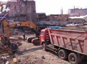 Երեւանի կենտրոնում շինարարության հետեւանքով տները փլվում են