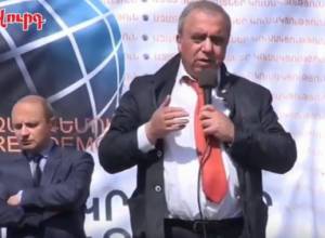 Ինչքան կարելի է ձեր երեսին թքեն, դուք ասեք՝ անձրև է գալիս. Հրանտ Բագրատյան