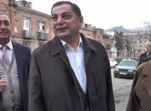 Vahram Baghdasaryan asked to repair roads