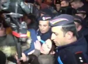 Ոստիկանները գրկել էին Օսիպյանին. Լարված իրավիճակ.....