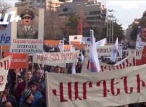 Քուրդ կինը ՕՐՕ-ի հավաքին դժգոհեց Վիգեն Սարգսյանից