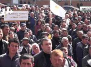 "Ընտրական նոր օրենսգրքում գրված է՝ հելեք իրար խփեք"
