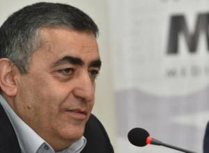 Լեւոն Տեր-Պետրոսյանի առաջարկը կործանարար է. Արմեն Ռուստամյան