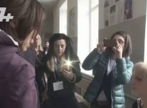 Ընտրողի փոխարեն ստորագրված էր. «Սիրելիս, արի նորից ստորագրի»