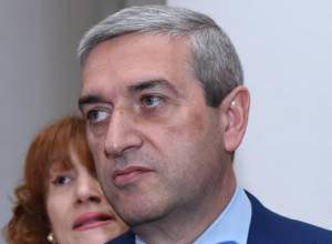 Նախարարը՝ ճանապարհների անմխիթար վիճակի մասին