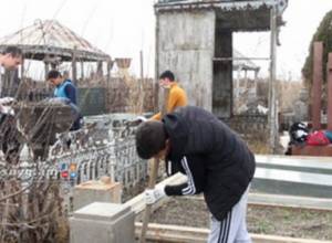 «Սրբազան հողը» մաքրել է գերեզմանատունը