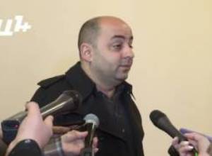 Մարդ կա ճառ է ասում, մարդ կա՝ զանգ կախում. Արման Սահակյան