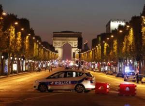 One police officer killed, two others wounded in Paris shooting