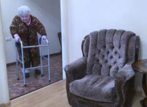 Once I fell down and have been unable to walk again ever since - says elderly woman