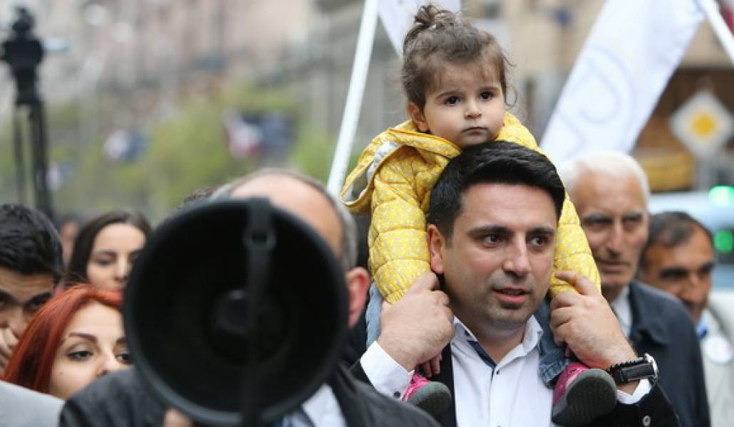 Alen-Simonyan_Nikol-Pashinyan