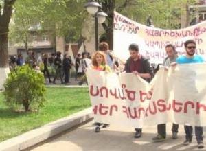 Anti May 1st march: “If you are hungry, eat the rich”