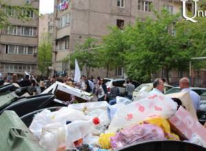 Campaign of Yelk “accompanied by” garbage heaps: Aravot