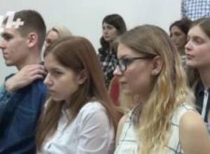 Փոխդեսպանը կարևորում է հայ ուսանողների ուսումը ԱՄՆ-ում