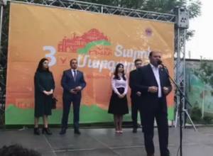 Taron Margaryan rallies supporters in Erebuni district