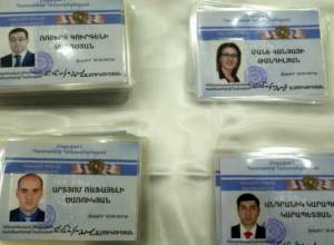 Live: Newly-elected lawmakers get mandates