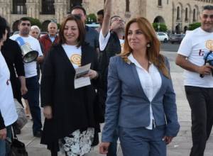 Live: Zaruhi Postanjyan makes speech in Republic Square