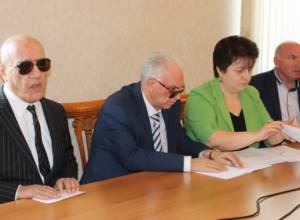 Բրայլյան գրատեսակով ուղեցույցներ՝ տեսողական խնդիրներով ընտրողների համար