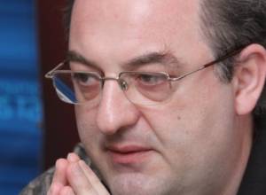 Political technologist invited to questioning