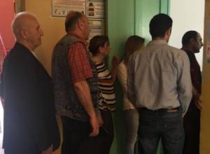 Մարդիկ եկել են գրիչներով. ԵԼՔ-ի վստահված անձ