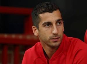 Mourinho puts Henrik Mkhitaryan on substitutes' bench