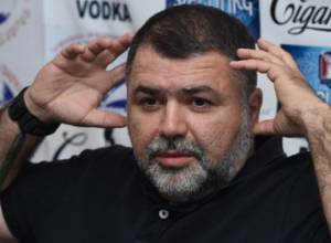 «Международные законы держат нас за руку, а противника - отпускают»