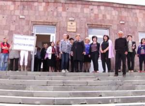 Teachers of special school demand a new contest: they applied to the Administrative Court