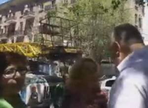 Ծառը խանգարում է խինկալիանոցի տիրոջը