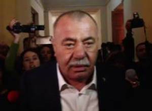 «Թե բզբզվել են թե բզել են, էդ իրանց գործն ա».  Մանվել Գրիգորյան