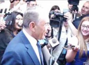 Ձեզ խանգարո՞ւմ է իմ մանդատը. պատգամավոր