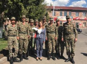 Ազատագրում և անկախություն. Զարուհի Փոստանջյանը Ապարանում