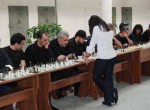 Արիանա Կաոիլին շախմատի սեանս է անցկացրել դատապարտյալների հետ